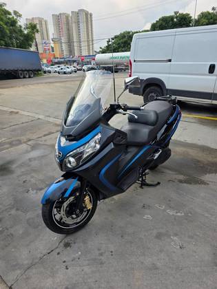 DAFRA MAXSYM 400i 